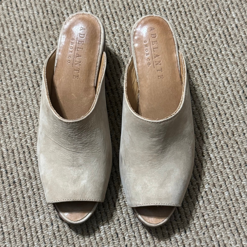 Adelante Shoe Co. Open Toe Mule in a Light-Tan Colored Suede Size